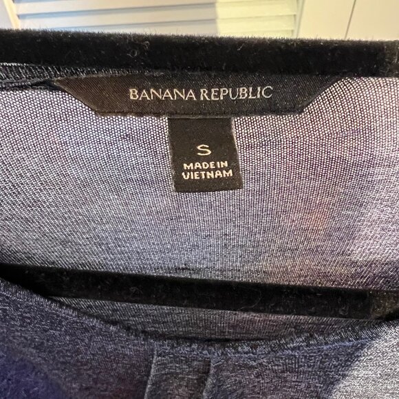 Banana Republic Draped Twist Hem Long Sleeve Top – Size S - Picture 3 of 3